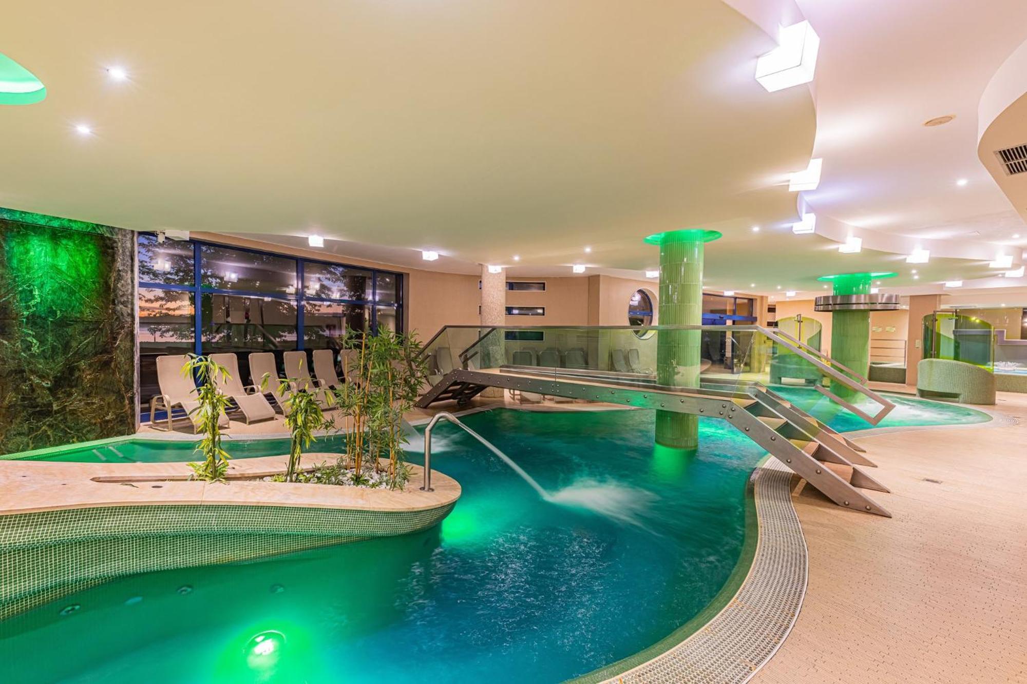 Vital Hotel Nautis Gárdony Buitenkant foto